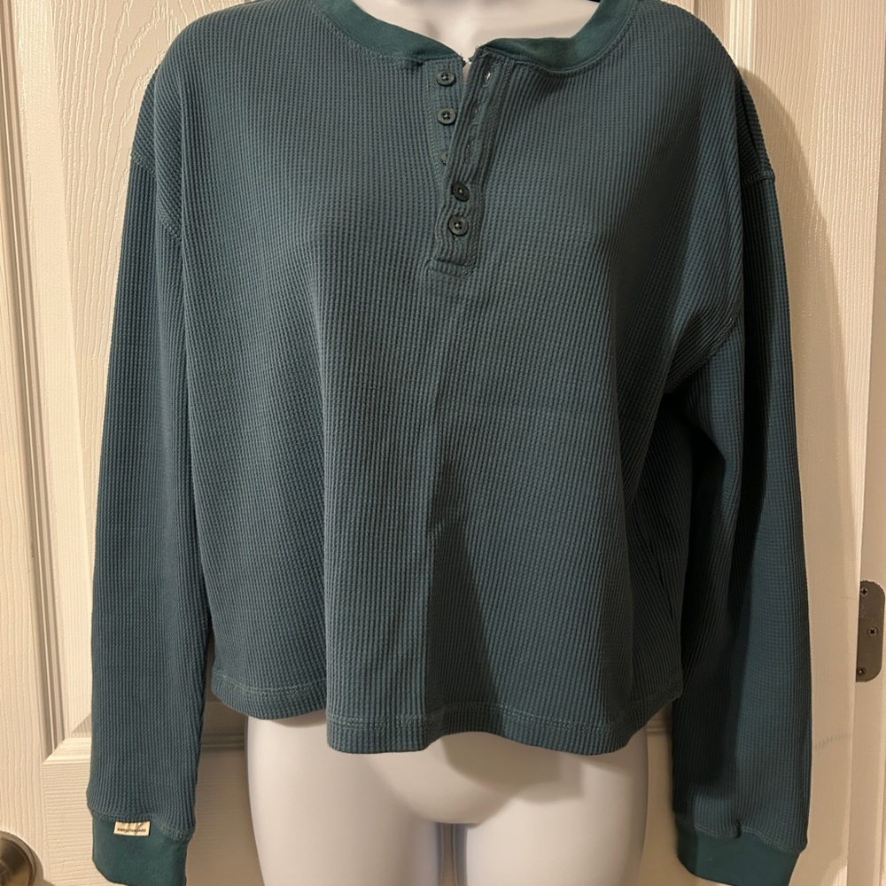 NWOT Cropped Teal Henley